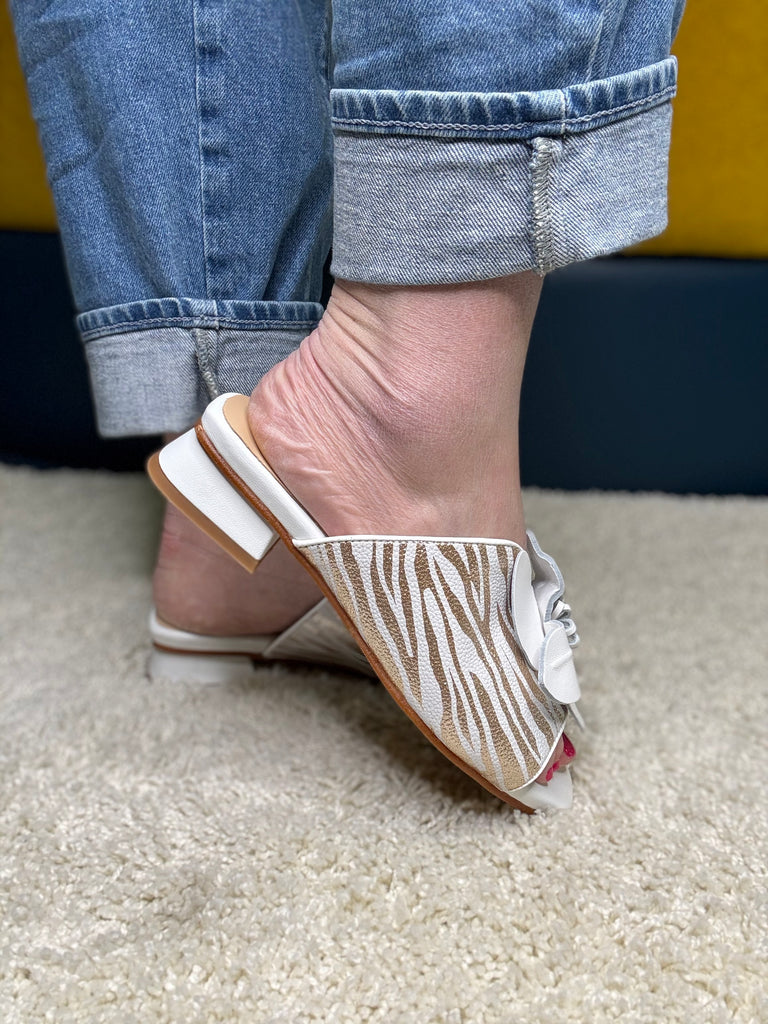 MLV Carol White Mule