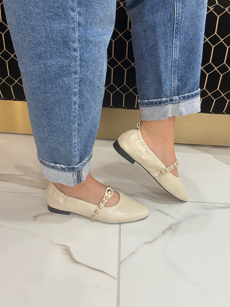 Babouche Off White Flats