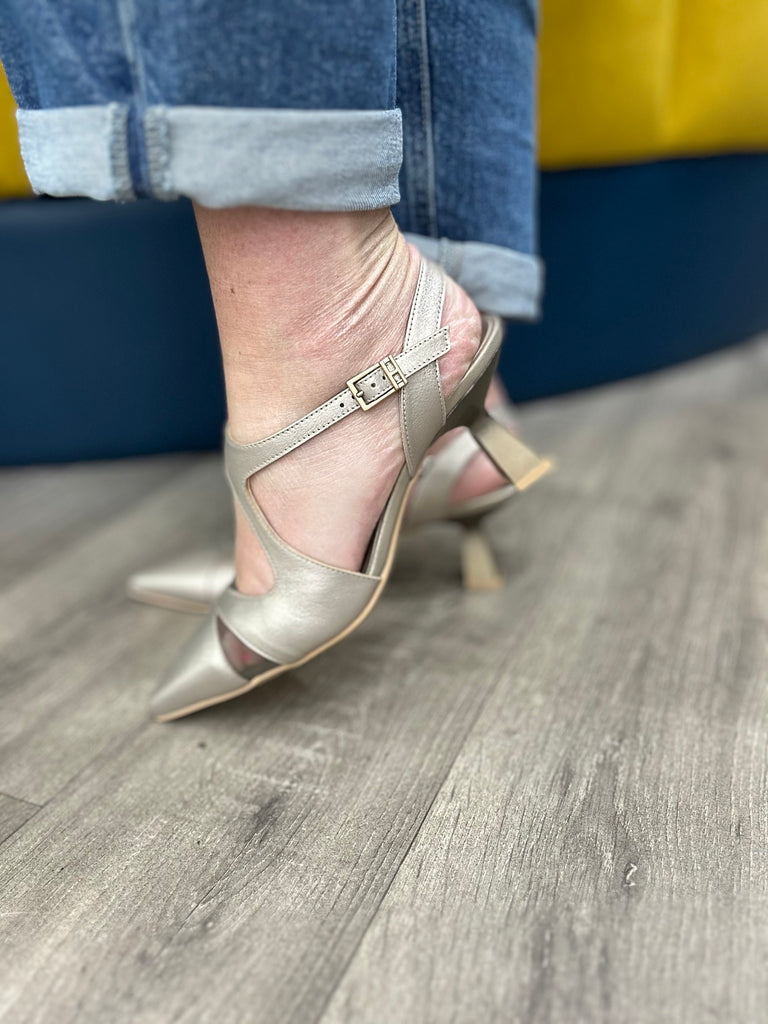 Hispanitas Champagne Court Shoe