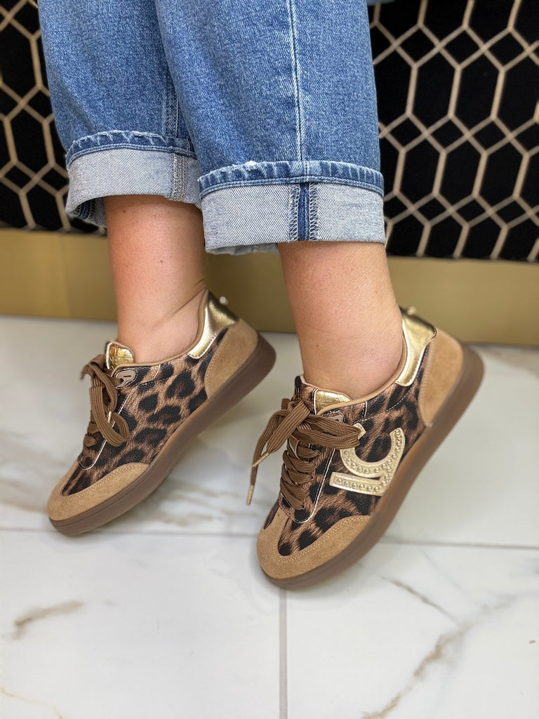 Lola Casademunt Leo Trainer