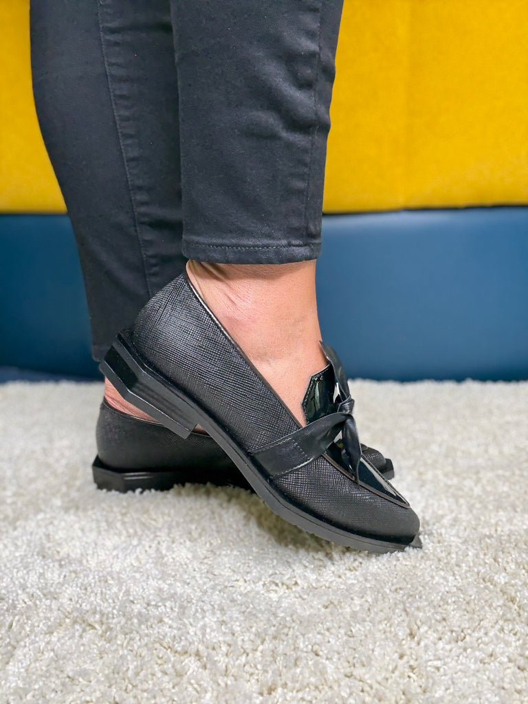 Le Bohemian Black Loafer
