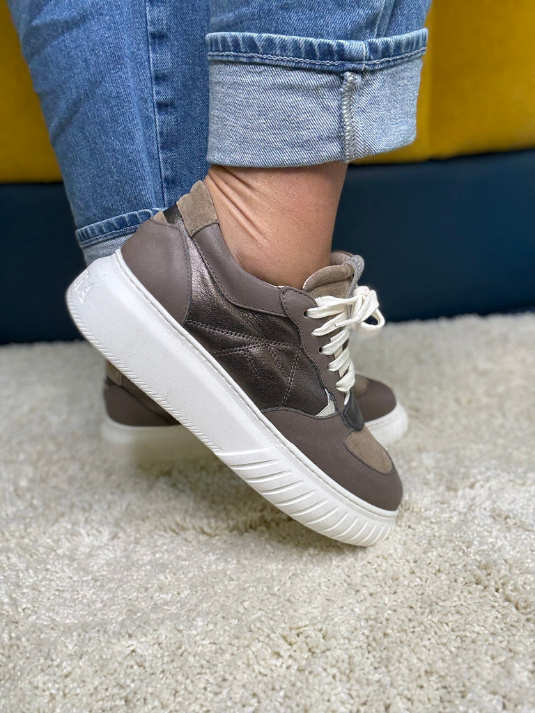 Andia Fora Taupe Trainer
