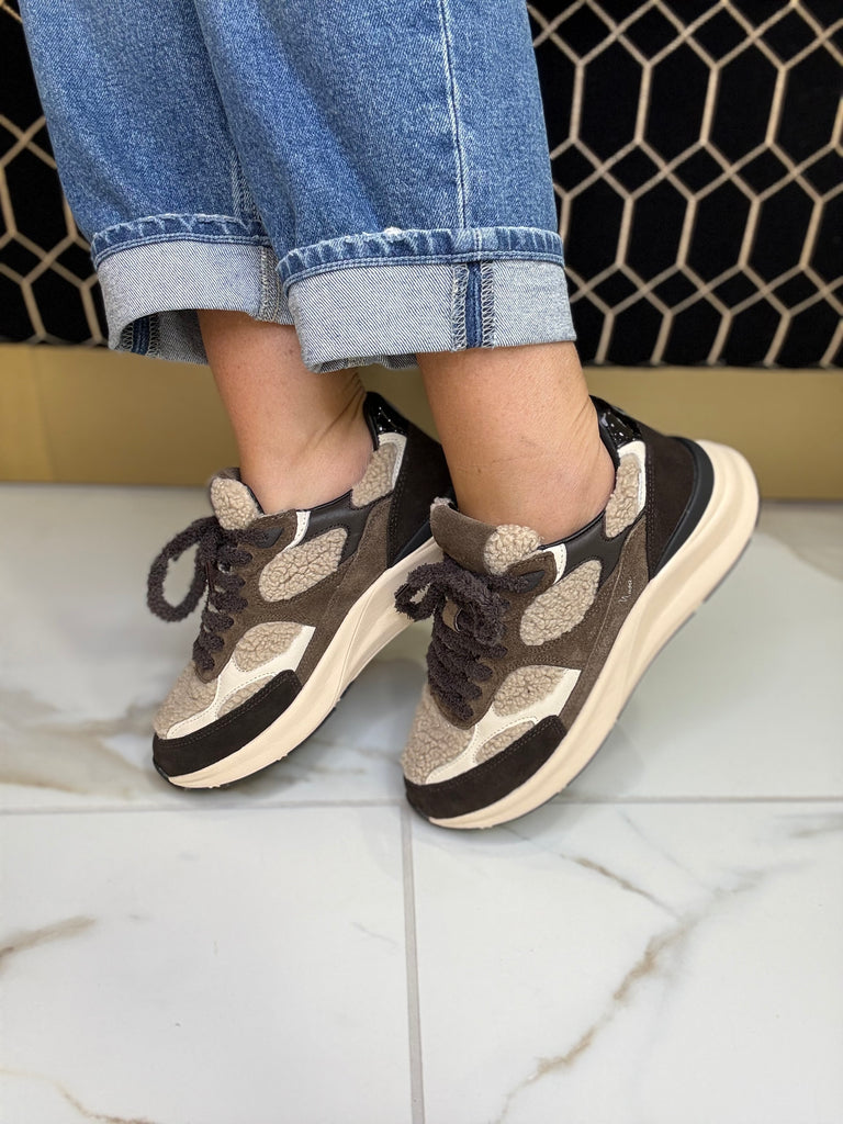 D.A.T.E Musa Teddy Chocolate Trainer